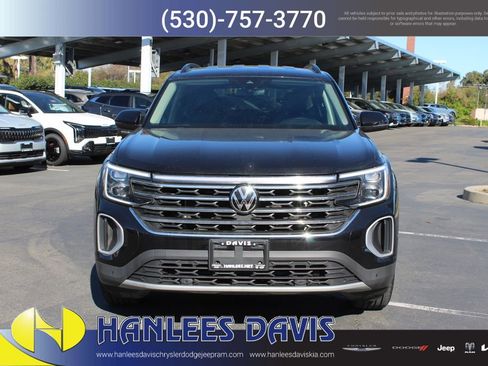Used 2024 Volkswagen Atlas SE image 4
