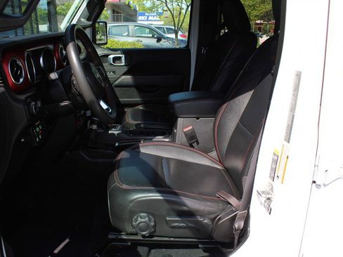 Used 2023 Jeep Gladiator Rubicon w/ Trailer Tow Package AWD/4WD image 20