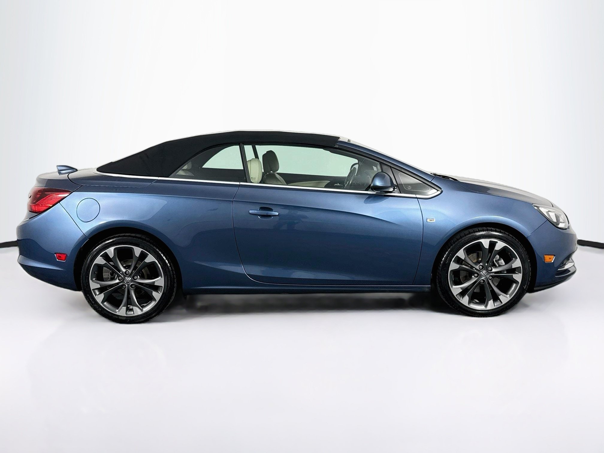 Used 2017 Buick Cascada Premium FWD image 16