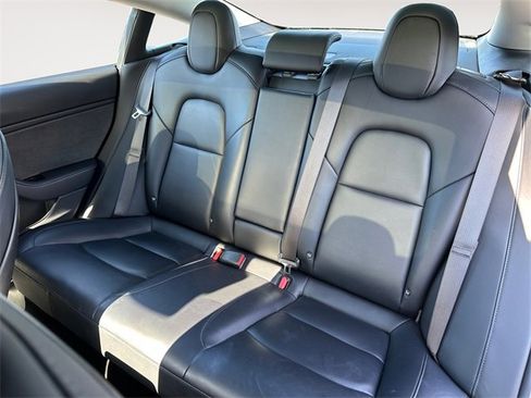 Used 2018 Tesla Model 3 Long Range image 13