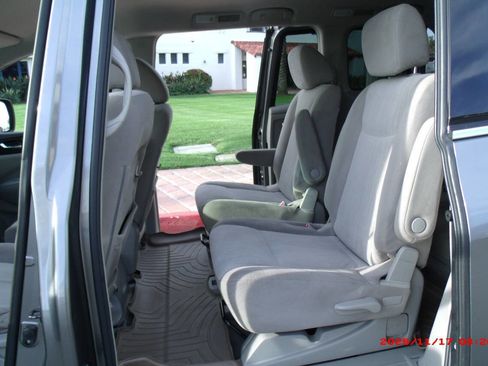 Used 2016 Nissan Quest SV image 12