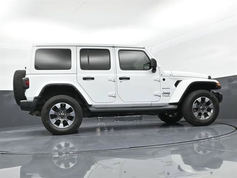 Used 2022 Jeep Wrangler Unlimited Sahara AWD/4WD image 37
