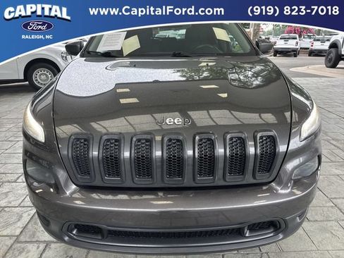 Used 2016 Jeep Cherokee Latitude w/ Safety/Convenience Group FWD image 10
