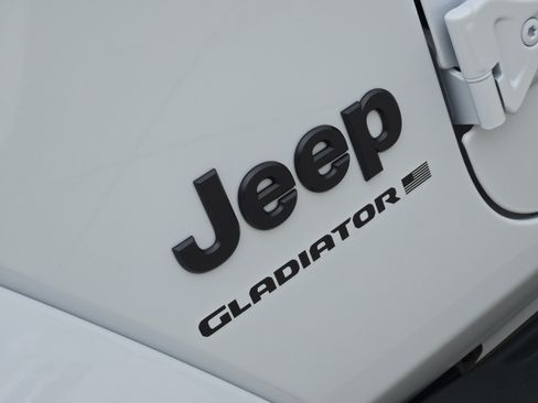 New 2026 Jeep Gladiator Sport AWD/4WD image 9