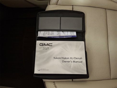 Used 2021 GMC Yukon Denali w/ Denali Ultimate Package image 29