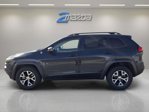 Used 2016 Jeep Cherokee Trailhawk w/ Comfort/Convenience Group image 2