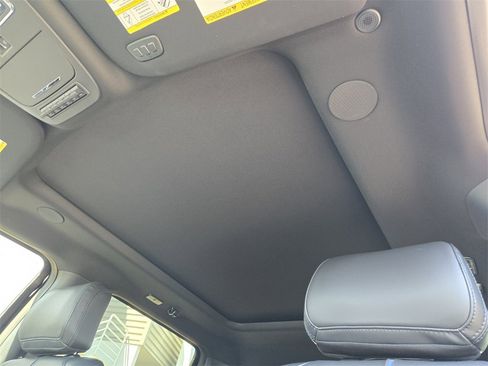 New 2025 Ford F250 Platinum w/ Tremor Off-Road Package image 8