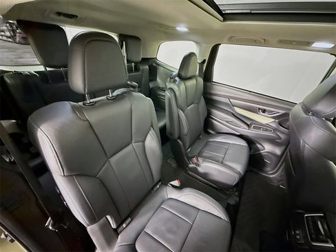 Used 2022 Subaru Ascent Limited w/ Technology Package image 5