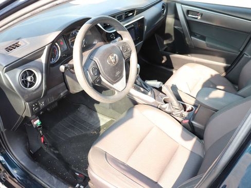 Used 2019 Toyota Corolla LE w/ Carpet Mat Package (TMS) FWD image 10