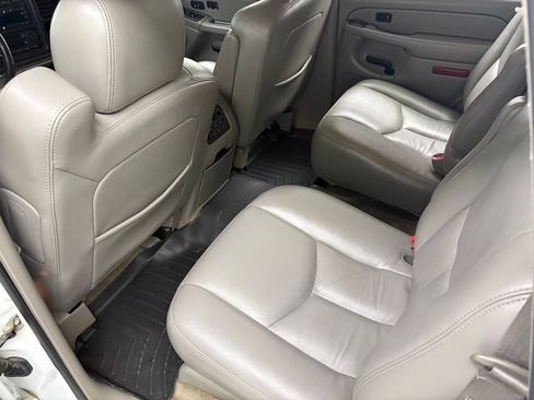 Used 2005 Chevrolet Tahoe Z71 w/ Preferred Equipment Group AWD/4WD image 31