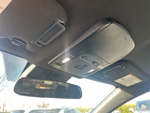 Used 2025 Toyota Camry SE image 23