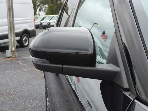 Used 2022 Ford Explorer Limited w/ Equipment Group 301A RWD image 11