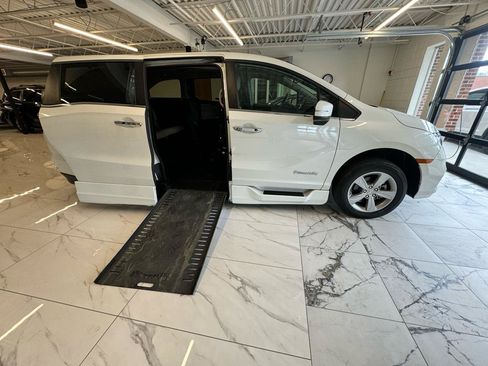 Used 2020 Honda Odyssey EX-L image 2
