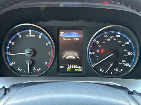 Certified 2018 Toyota RAV4 XLE image 32