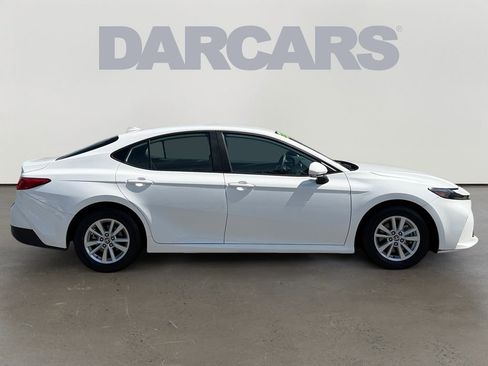 Used 2025 Toyota Camry LE image 8