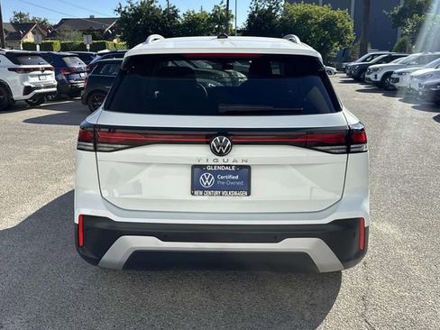 Used 2025 Volkswagen Tiguan S image 4