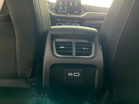 Used 2024 Chevrolet Blazer LT w/ Convenience Package FWD image 16