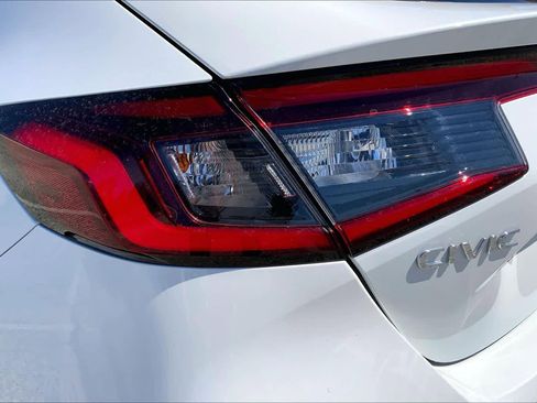 Used 2023 Honda Civic Sport image 28