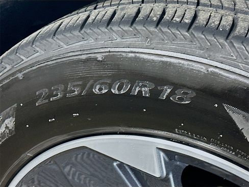 Used 2024 Nissan Rogue SV image 33