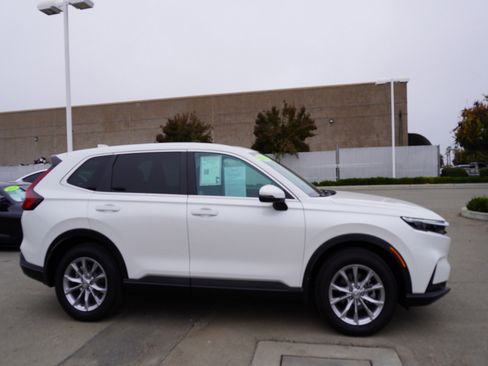 Used 2025 Honda CR-V EX image 4