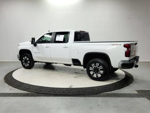 Used 2024 Chevrolet Silverado 3500 LT w/ Convenience Package AWD/4WD image 6