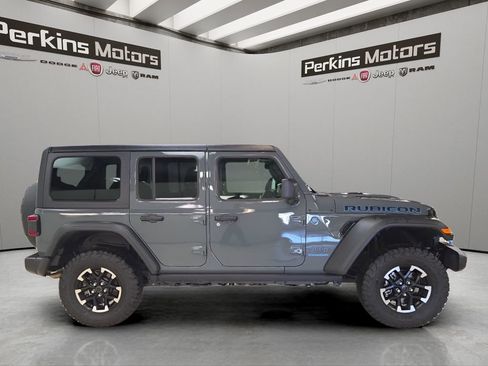 Certified 2025 Jeep Wrangler Unlimited Rubicon 4xe w/ Convenience Group AWD/4WD image 6