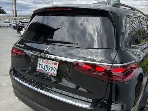 Used 2025 Mercedes-Benz GLS 580 4MATIC image 7