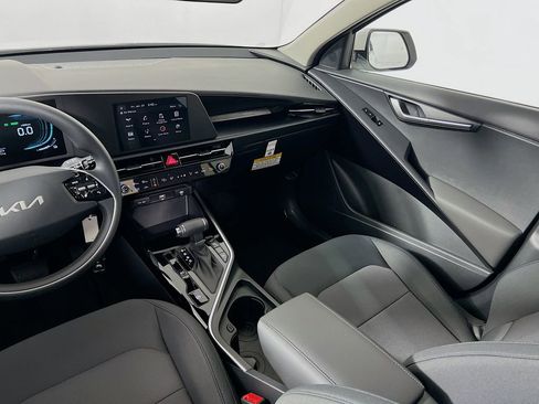 New 2026 Kia Niro LX image 18