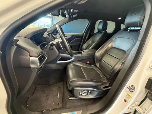 Used 2019 Jaguar F-PACE S image 8