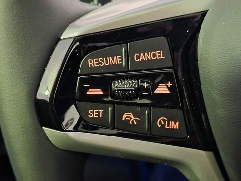 Used 2025 BMW 330i xDrive Sedan w/ M Sport Package image 17