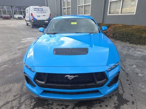 Used 2025 Ford Mustang GT Premium w/ GT Performance Package image 4