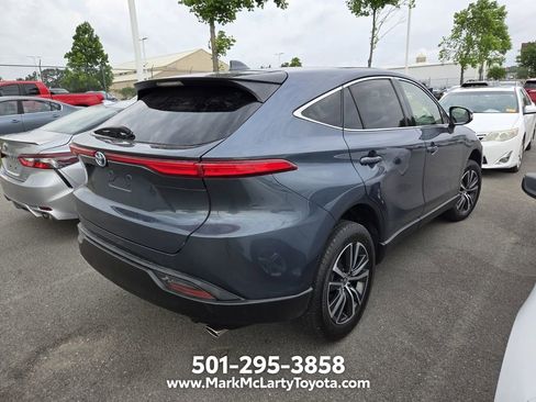 Used 2022 Toyota Venza LE AWD/4WD image 10