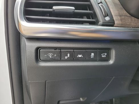 Used 2022 Kia Telluride SX w/ Towing Package FWD image 17