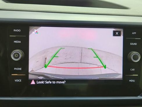 Used 2024 Volkswagen Taos SE FWD image 15
