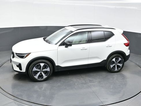 Certified 2026 Volvo XC40 B5 Plus w/ Protection Package Premier AWD/4WD image 26