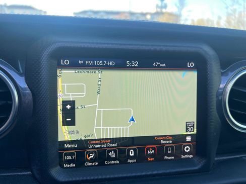 Used 2022 Jeep Wrangler Unlimited Sahara AWD/4WD image 25