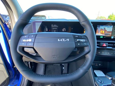 New 2026 Kia Sportage EX FWD image 16