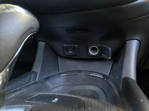Used 2017 Chevrolet Malibu LT w/ Leather Package image 10