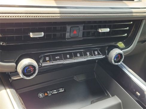 New 2025 Chevrolet Suburban High Country image 19