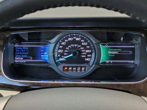 Used 2016 Ford Taurus Limited image 24