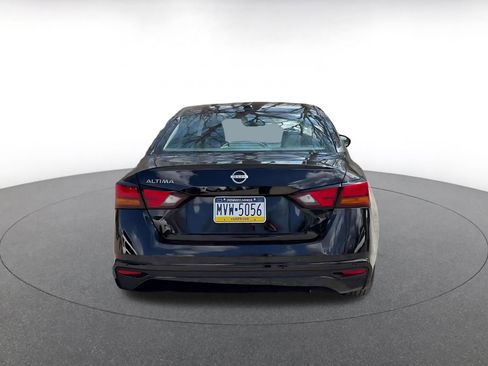 Used 2025 Nissan Altima 2.5 SV image 12