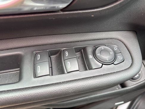 Used 2024 GMC Terrain Denali image 17