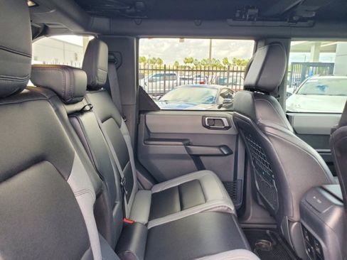 Certified 2024 Ford Bronco Black Diamond image 32