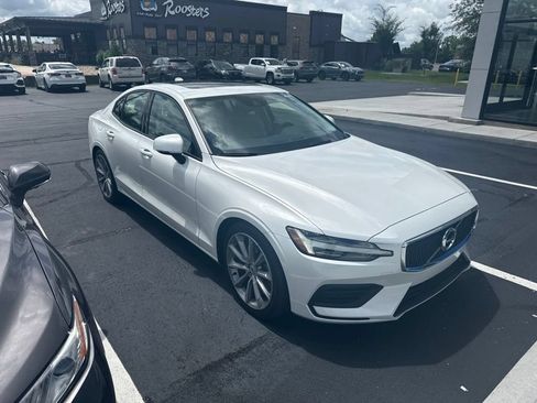 Used 2019 Volvo S60 T5 Momentum w/ Premium Package FWD image 15