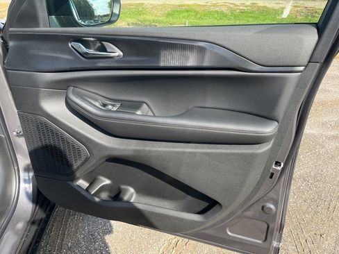 New 2025 Jeep Grand Cherokee Laredo X image 10