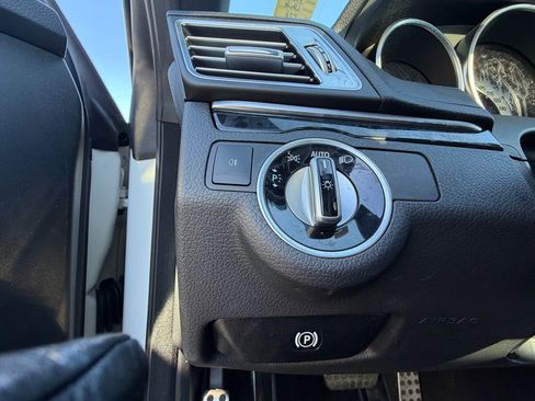 Used 2015 Mercedes-Benz E 400 4MATIC Coupe image 29