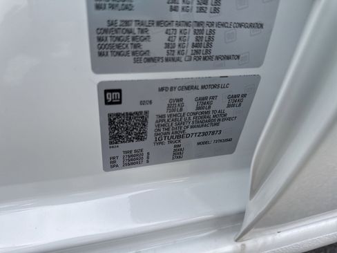 New 2026 GMC Sierra 1500 SLE w/ Preferred Package image 28