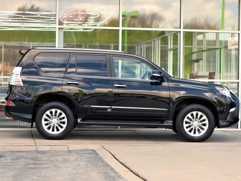 Used 2017 Lexus GX 460 image 8