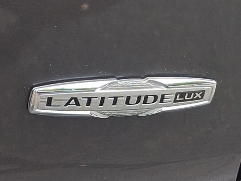 Certified 2022 Jeep Cherokee Latitude Lux image 31