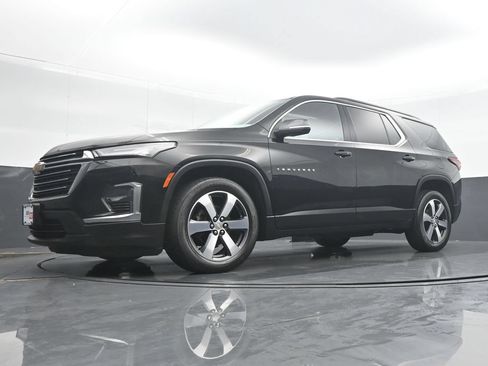 Used 2023 Chevrolet Traverse LT w/ LT Premium Package AWD/4WD image 26